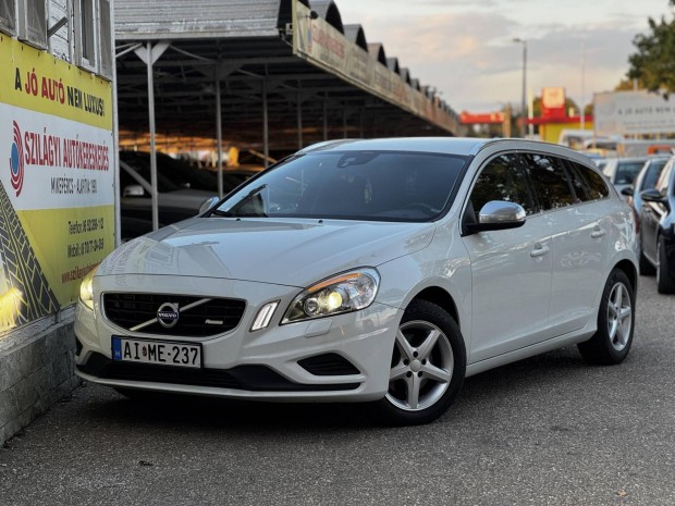 Volvo V60 1.6 D [D2] R-Design Momentum ITT s M...